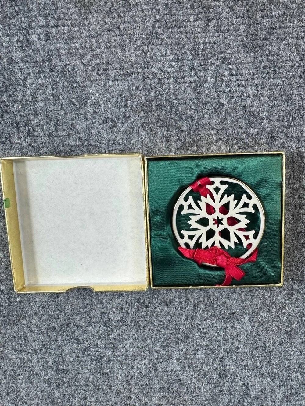 Vintage Lenox China Snowflake Christmas Ornament Porcelain Boxed